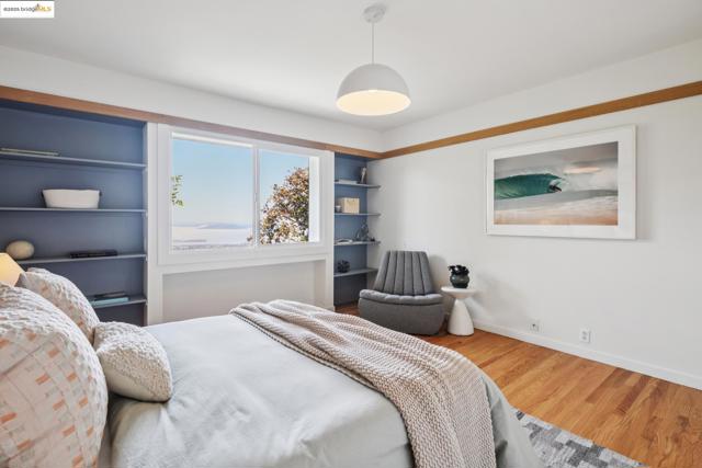 120 Hill Rd, Berkeley CA: https://media.crmls.org/mediaz/02f0ec33-4f22-4b0d-874d-308d8700303d.jpg