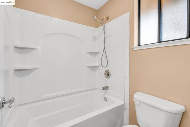 4820 RIDGEVIEW DRIVE, Antioch CA: https://media.crmls.org/mediaz/02f0f0f2-9f69-4f4b-a90e-d52b0ede3b01.jpg