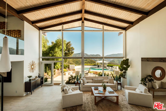 Photo of 26094 Mulholland Highway, Calabasas, CA 91302