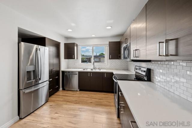 4413 Mount Castle Ave, San Diego CA: https://media.crmls.org/mediaz/02f1f4b6-fa58-41b2-aa29-3beeee6ea36c.jpg