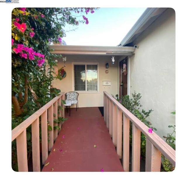 1112 Adason Dr, San Leandro CA: https://media.crmls.org/mediaz/02f29056-49e2-4cf3-8f4f-5a28e4221c7f.jpg