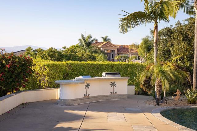 13671 Orchard Gate Rd, Poway CA: https://media.crmls.org/mediaz/02f34f3d-b333-4fb2-9911-4811b47e34fe.jpg