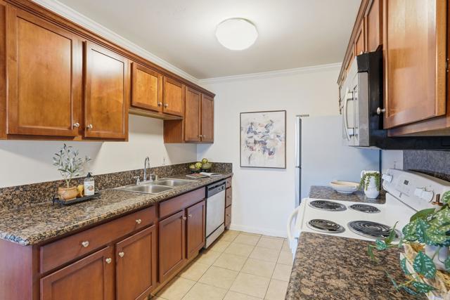 Detail Gallery Image 9 of 32 For 255 S 2nd Street #7,  El Cajon,  CA 92019 - 3 Beds | 2 Baths