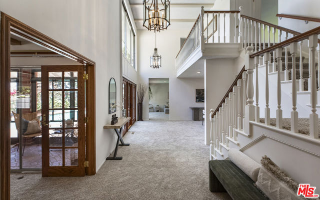 5136 Los Bonitos Way, Los Angeles CA: https://media.crmls.org/mediaz/02f427eb-a6a0-4491-bff9-db5e7572924f.jpg