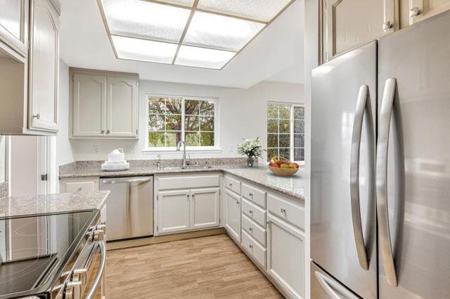 3695 Skyline Drive, Hayward CA: https://media.crmls.org/mediaz/02f4dc13-b779-4548-828e-ecf18bf90cb0.jpg