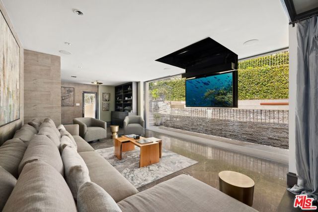3300 N Knoll Drive, Los Angeles CA: https://media.crmls.org/mediaz/02f524ca-ccfb-40fb-bc64-90b8a8c4a402.jpg