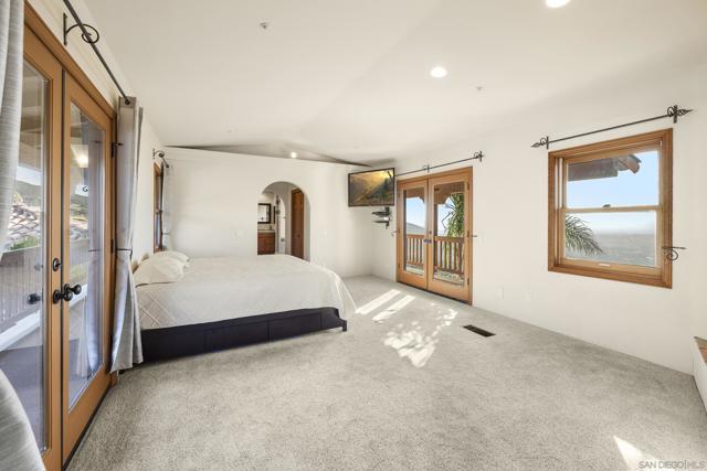859 Cocos Dr, San Marcos CA: https://media.crmls.org/mediaz/02f52b88-1ff2-4e09-87c1-c6d3d7bcd09b.jpg