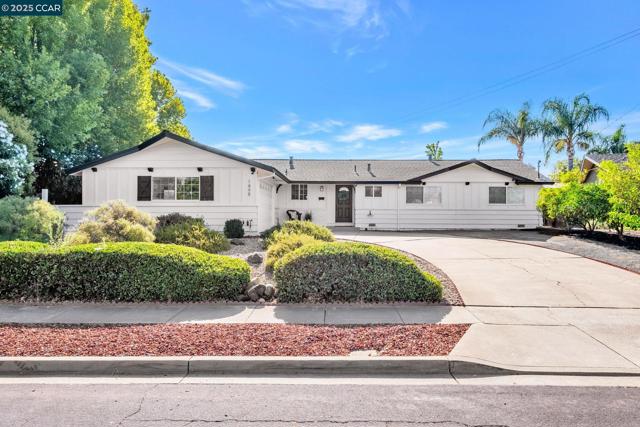 1498 Delaware Dr, Concord CA: https://media.crmls.org/mediaz/02f63ce8-6cf5-4a20-abcb-1fc791ea040d.jpg