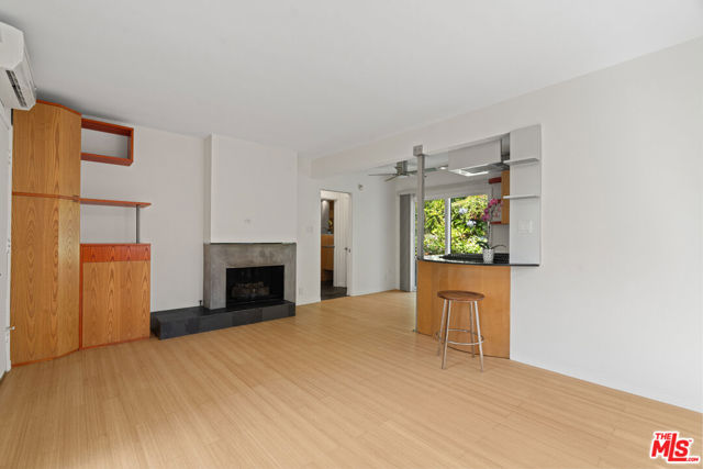 631 Pier Avenue, Santa Monica CA: https://media.crmls.org/mediaz/02f7f127-18f0-4ea9-81c0-2960d0d6e87a.jpg