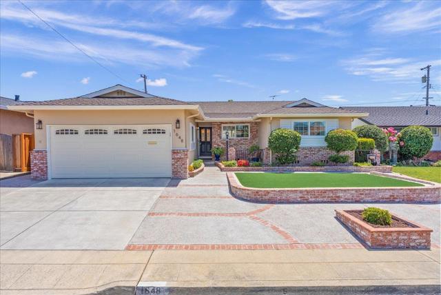 1648 Mount Rainier Avenue, Milpitas CA: https://media.crmls.org/mediaz/02f81585-adbe-4abd-af9b-4fcd6ef602fe.jpg