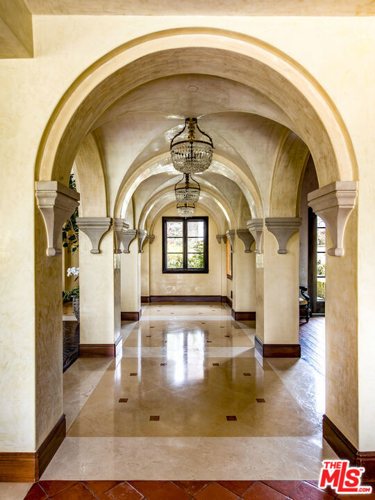 427 La Marina Drive, Camarillo CA: https://media.crmls.org/mediaz/02f8f497-3ef6-4043-a629-0fc7bc163870.jpg