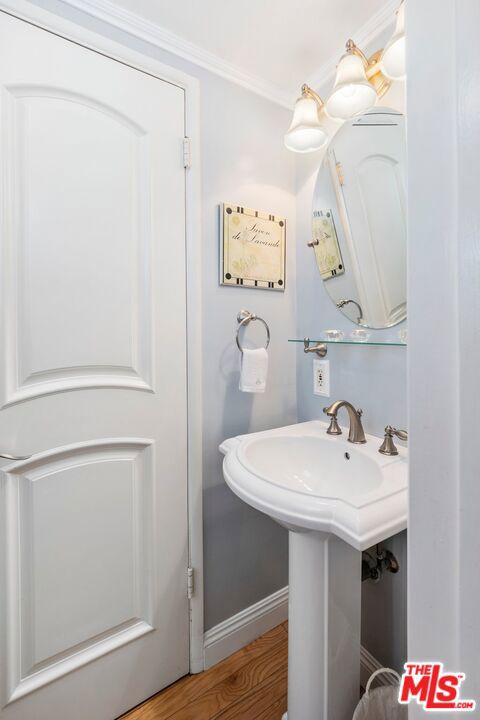 6432 Petit Avenue, Van Nuys CA: https://media.crmls.org/mediaz/02f945c6-791a-4950-810d-1f27f5c18a92.jpg