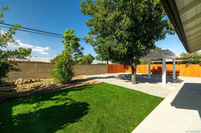 26872 Pinckney Way, Menifee CA: https://media.crmls.org/mediaz/02f9662a-ba92-471c-bd28-3b0dee1b18ec.jpg