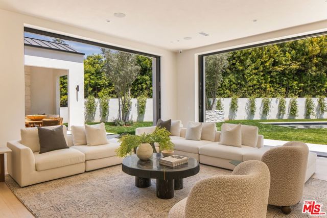 1749 Mandeville Lane, Los Angeles CA: https://media.crmls.org/mediaz/02fa28f2-086d-43fe-8c7a-8827d7cb90f8.jpg