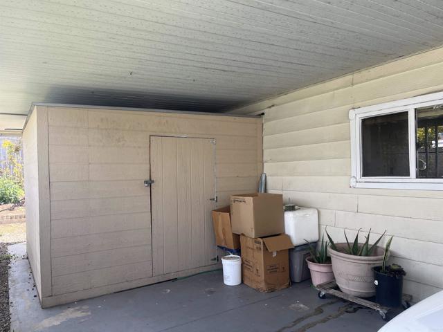 2250 N Broadway, Escondido CA: https://media.crmls.org/mediaz/02fafa71-82fa-419f-9022-3c652a53f520.jpg