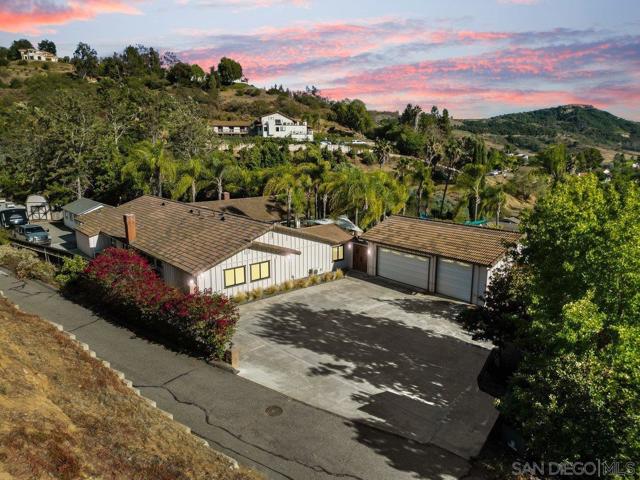 3647 Laketree Dr., Fallbrook CA: https://media.crmls.org/mediaz/02fbb063-4cd0-4f04-86a4-2e7574eb2ad5.jpg