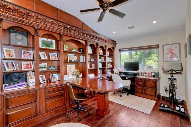 11558 Creek Road, Poway CA: https://media.crmls.org/mediaz/02fbfc10-9457-412b-a506-e74ea0a72d4e.jpg
