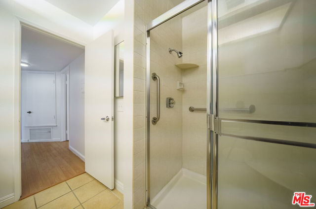 750 S Spaulding Avenue, Los Angeles CA: https://media.crmls.org/mediaz/02fc0983-8e05-434e-8d7a-04bc208d4457.jpg