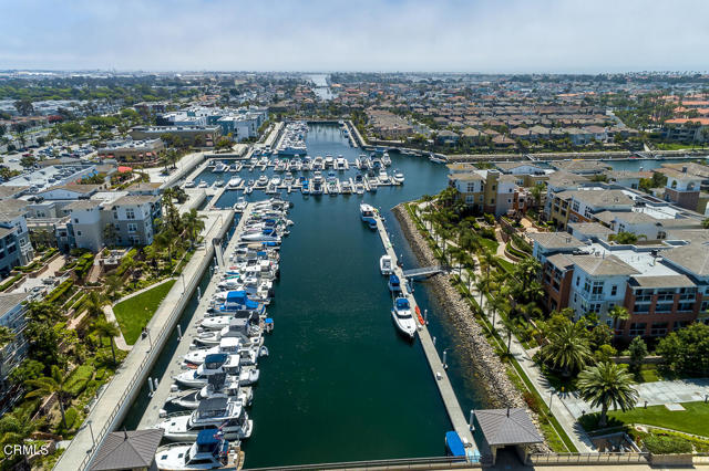 1542 Windshore Way, Oxnard CA: https://media.crmls.org/mediaz/02fc605c-7309-4aa4-b641-92e10da840de.jpg