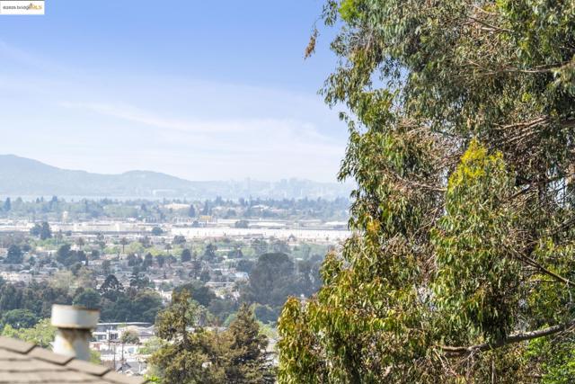8499 Aster Ave, Oakland CA: https://media.crmls.org/mediaz/02fd5f72-7e6d-403d-b222-a01f2d5f98e9.jpg