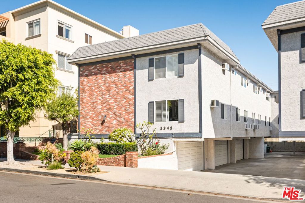 2242 S Bentley Avenue #4