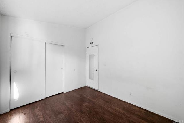Home for Sale in Lakeside