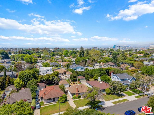 2725 Midvale Avenue, Los Angeles CA: https://media.crmls.org/mediaz/02fdab6d-d578-4013-94b2-d661dc938db0.jpg