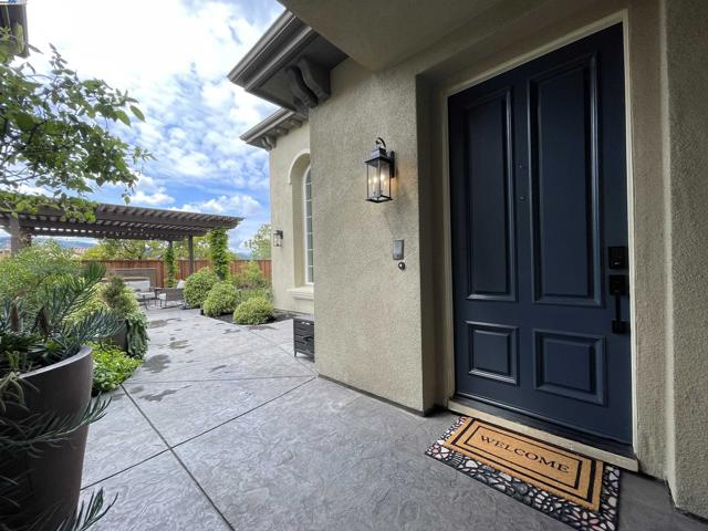 5719 Dimas Ct, Pleasanton CA: https://media.crmls.org/mediaz/02fe9e39-5b9c-42db-ac41-4b7a2397aa81.jpg