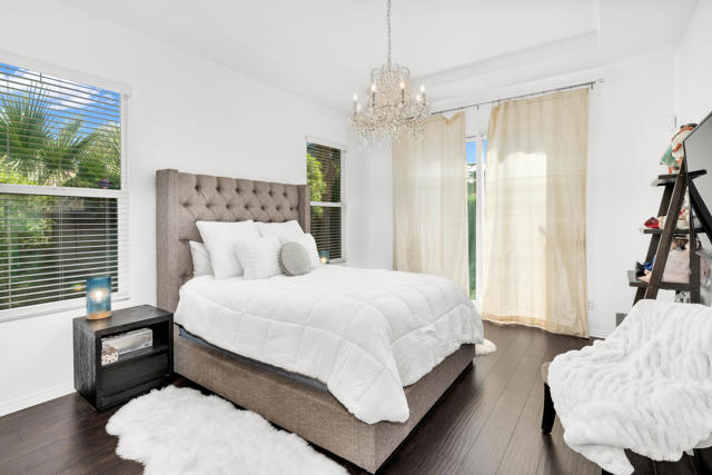 Image 11 of 32 For 105 Shoreline Drive