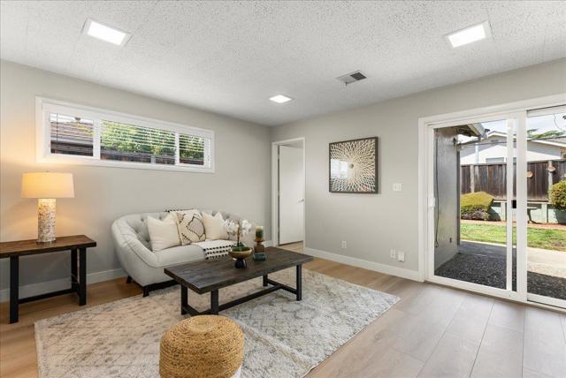 897 Loyalton Drive, Campbell CA: https://media.crmls.org/mediaz/03016980-3644-4595-8252-2ac348e88f12.jpg