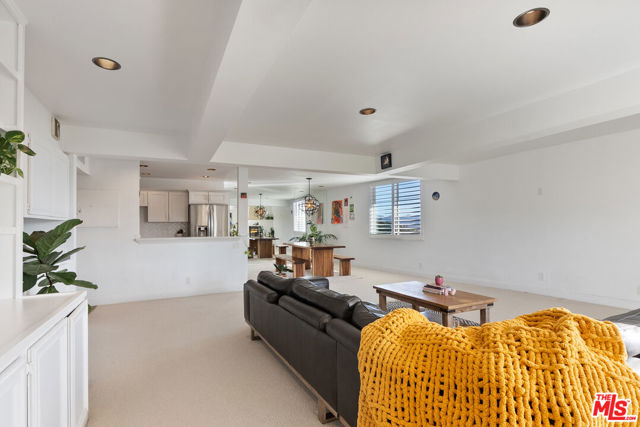 Drew Fenton | 2385 Roscomare Road Los Angeles CA | MLS: 7589042 Drew Fenton | 2385 Roscomare Road Los Angeles CA | MLS: 7589042