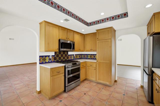 1665 Landquist Dr., Encinitas CA: https://media.crmls.org/mediaz/03021ffc-07a0-4d6e-9deb-37a9cf301e0c.jpg