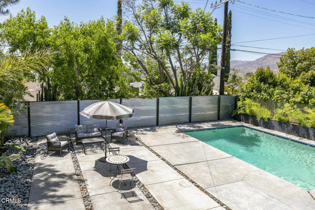 Detail Gallery Image 16 of 30 For 10609 Fernglen Ave, Tujunga,  CA 91042 - 2 Beds | 1 Baths