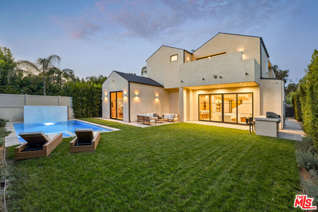 11746 La Maida Street, Valley Village CA: https://media.crmls.org/mediaz/0303b858-7701-4558-bbc4-588700978f39.jpg