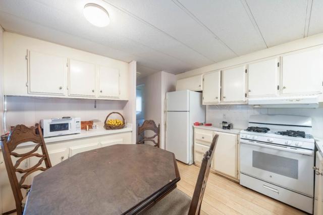 13624 Monte Del Sol, Castroville CA: https://media.crmls.org/mediaz/0303c537-caa3-47e9-823e-ef776c1bc3f3.jpg