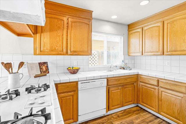 329 Westminster Drive, Salinas CA: https://media.crmls.org/mediaz/0304002c-b2cf-4ca5-b596-e17698094cec.jpg
