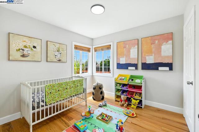 825 Billings Blvd, San Leandro CA: https://media.crmls.org/mediaz/03057dae-69fc-4cb6-83a2-35af6dd1bcb0.jpg