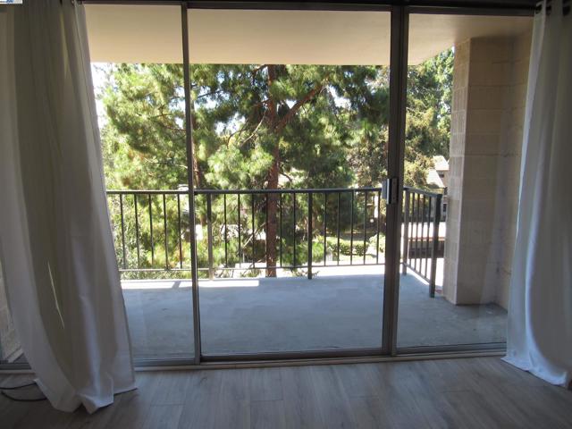 3909 Stevenson Blvd, Fremont CA: https://media.crmls.org/mediaz/0305a943-b592-4c41-9869-20b6deff6842.jpg