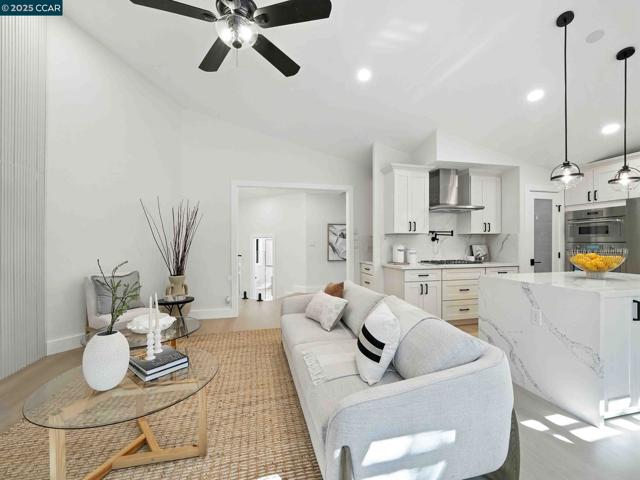 1542 Hillgrade Ave, Alamo CA: https://media.crmls.org/mediaz/03065f2a-c653-421e-9b7d-be4bb43b7b30.jpg