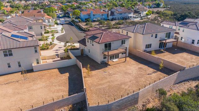 11324 Caminito Rodar, San Diego CA: https://media.crmls.org/mediaz/0306beea-aa42-41fb-90c1-c0e547f3273f.jpg