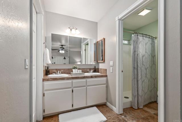 25119 Como Esta Court, Ramona CA: https://media.crmls.org/mediaz/0307c66e-7cff-4bd0-a098-b186c1a20a11.jpg