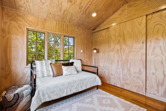 68 Live Oak Road, Royal Oaks CA: https://media.crmls.org/mediaz/0307c885-3c4b-43f4-9f70-91d7b4a731ba.jpg