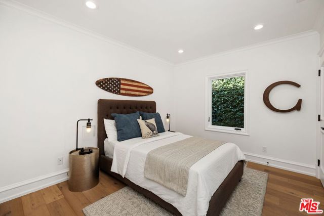 514 N Walden Drive, Beverly Hills CA: https://media.crmls.org/mediaz/0307de3c-ec67-4103-a003-97aa9556fb98.jpg