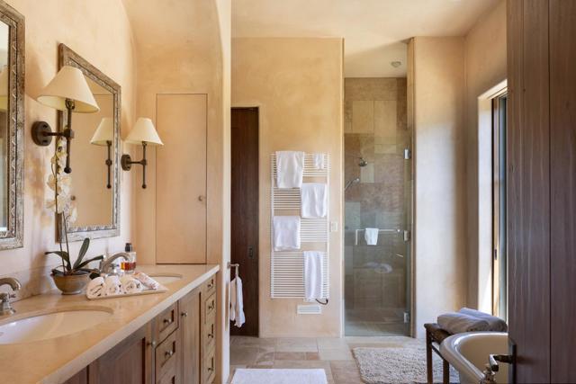 3200 Red Wolf Drive, Carmel CA: https://media.crmls.org/mediaz/0307f630-5254-4247-98f5-c54ec8d8215e.jpg