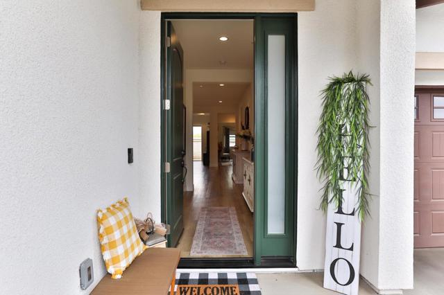 2102 White Oak Drive, Hollister CA: https://media.crmls.org/mediaz/03081ea4-27ec-46c9-b4fd-637f198e0466.jpg