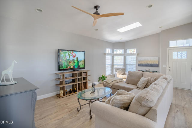 Detail Gallery Image 5 of 49 For 229 Remington Ave #229,  Ventura,  CA 93003 - 2 Beds | 2 Baths