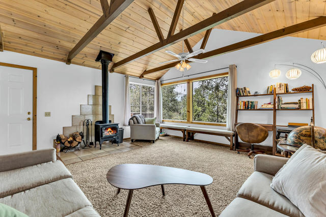 52365 Pine Ridge Road, Idyllwild CA: https://media.crmls.org/mediaz/030961b4-031c-46e2-97d0-fc787c25cf5a.jpg