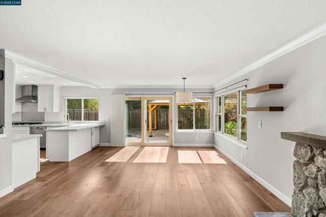 4403 Winterberry Ct, Concord CA: https://media.crmls.org/mediaz/030a5c72-0330-458d-ae18-a7f165bf197a.jpg