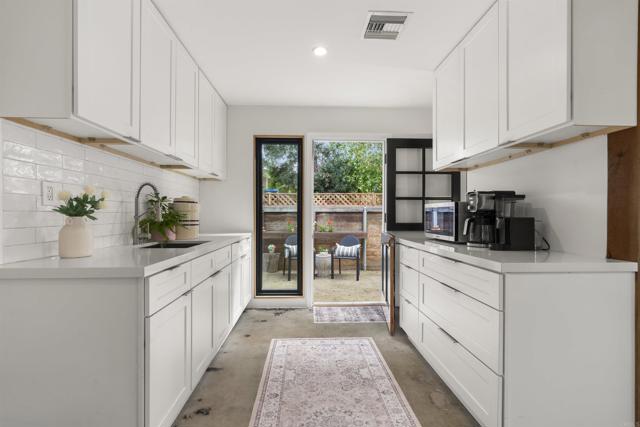 Detail Gallery Image 28 of 64 For 3235 Donna Dr, Carlsbad,  CA 92008 - 4 Beds | 2 Baths