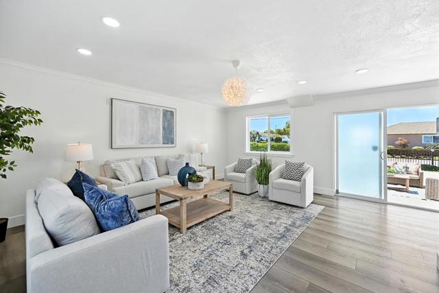 1504 York Avenue, San Mateo CA: https://media.crmls.org/mediaz/030b4460-fde1-4534-8556-2aede53f8108.jpg